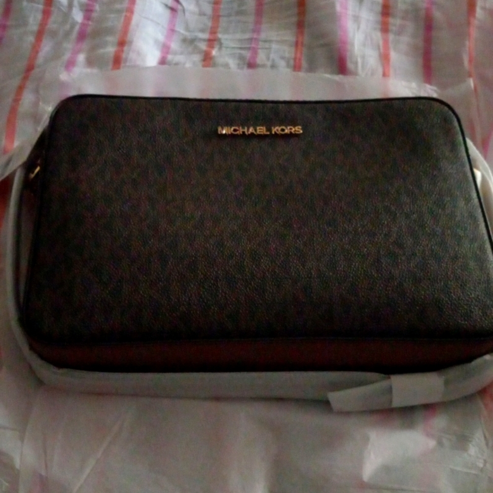 Crossbody purse